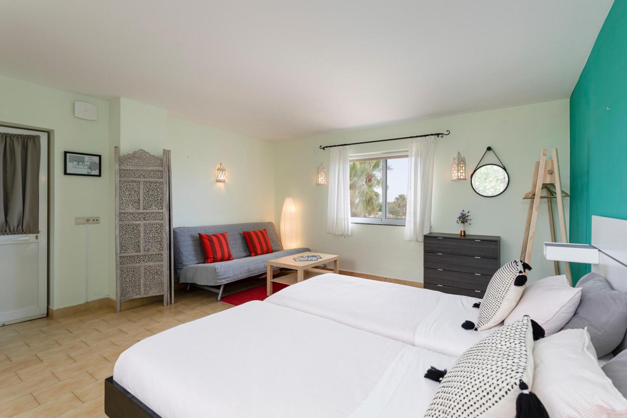 مونكاراباشو The Lemon Tree Villa الغرفة الصورة