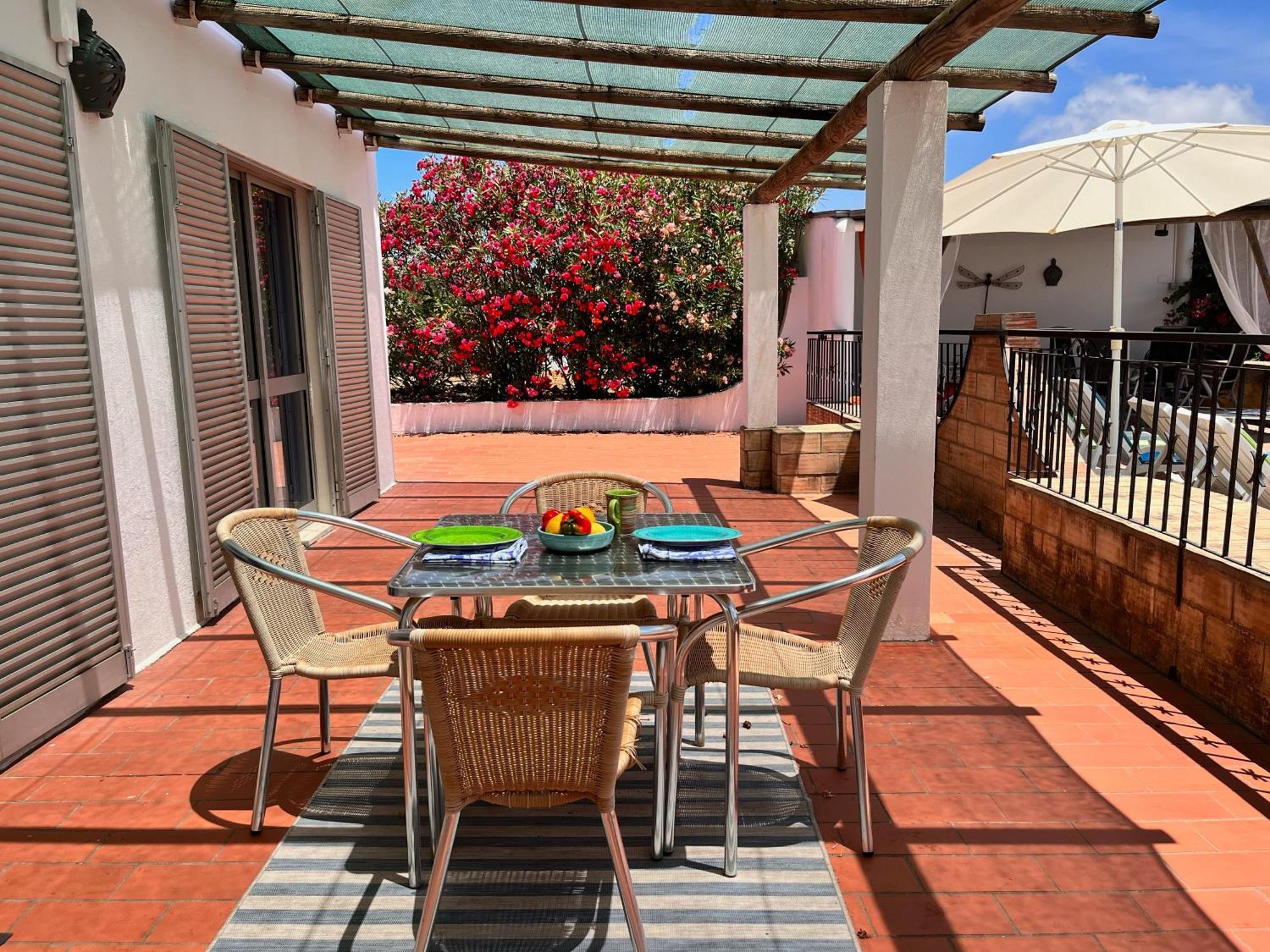مونكاراباشو The Lemon Tree Villa الغرفة الصورة